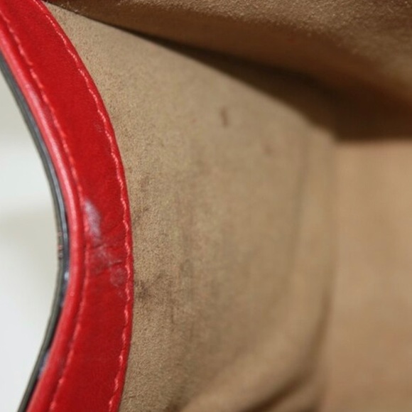 *SOLD* 🍓🦟 GUCCI PADLOCK BAG! - Picture 9 of 11